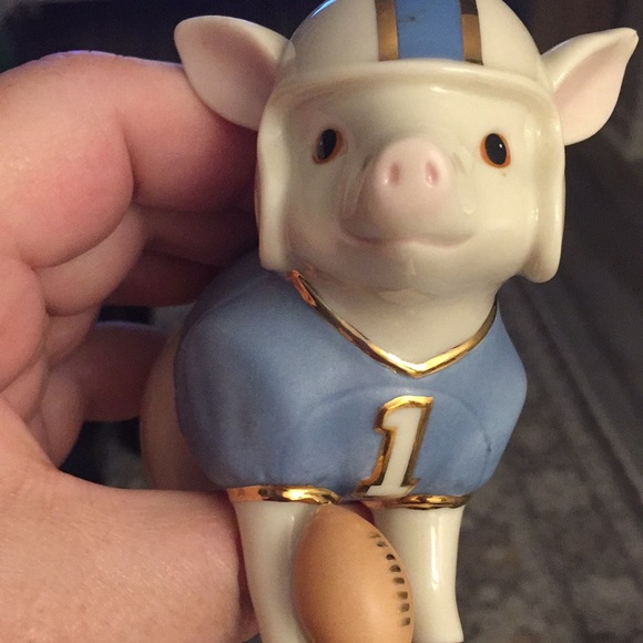 LENOX TOUCHDOWN TOMMY PIG - Picture 1 of 9